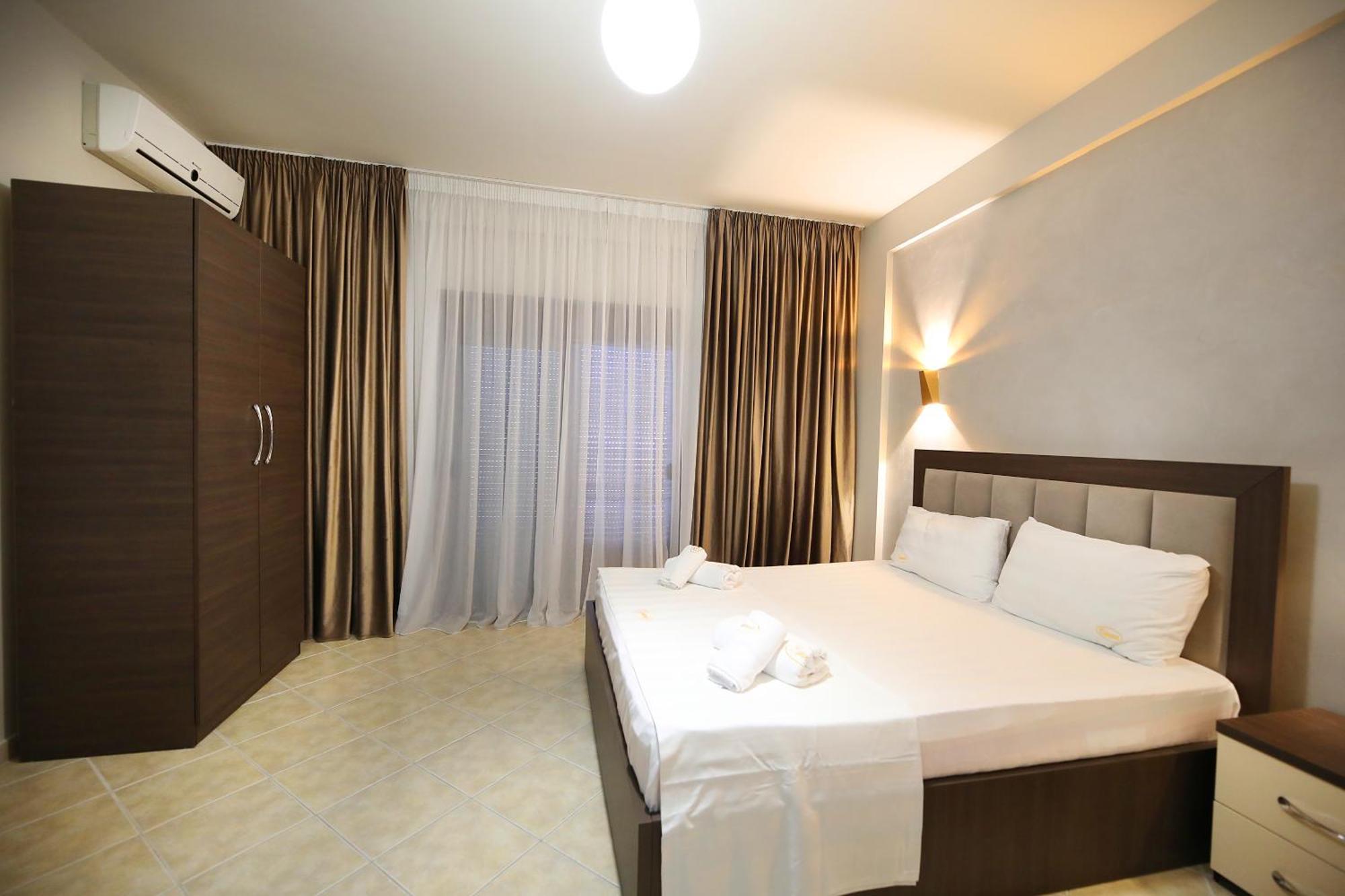 Hotel Erjuma Vlorë Екстериор снимка