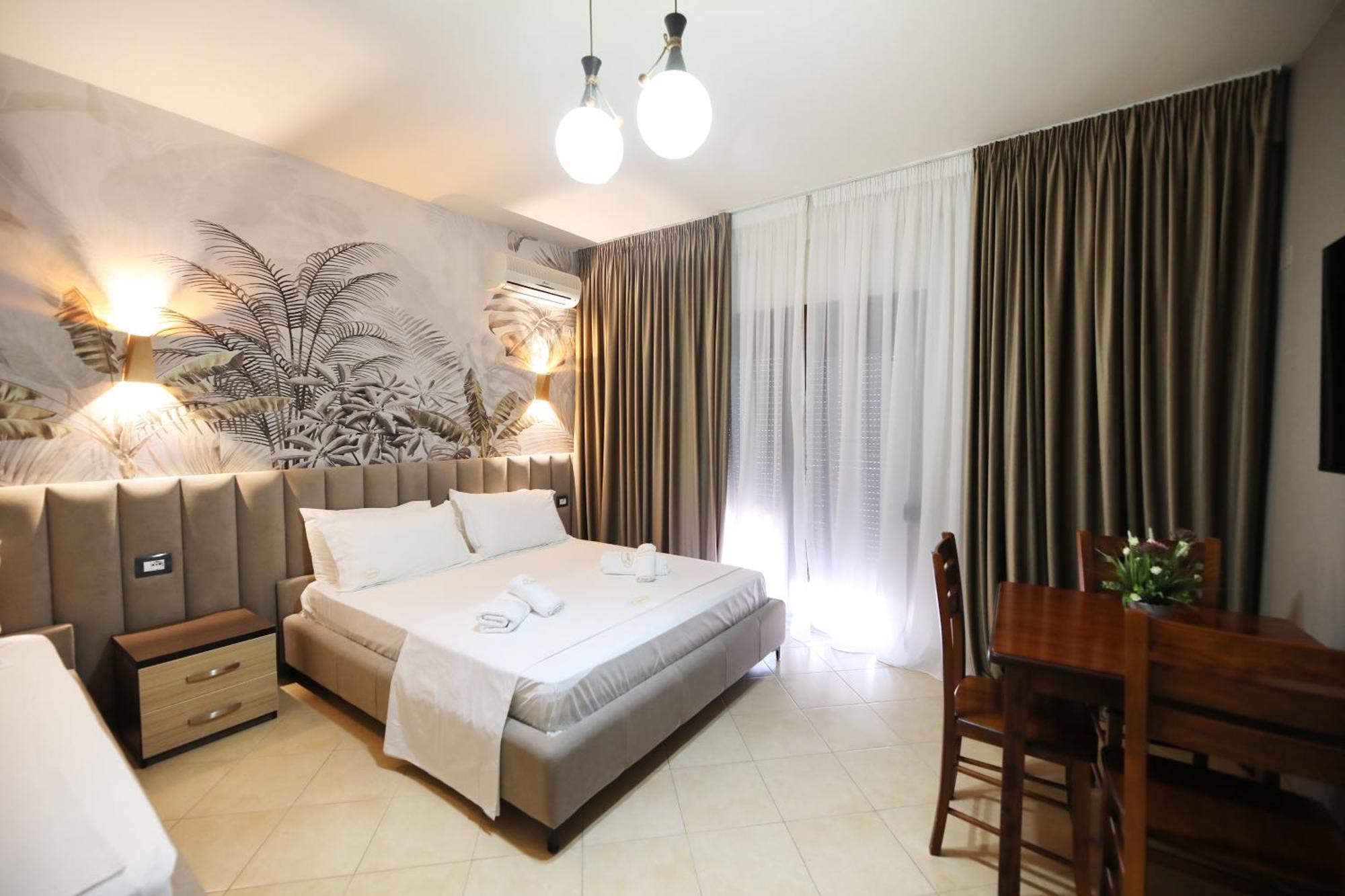 Hotel Erjuma Vlorë Екстериор снимка