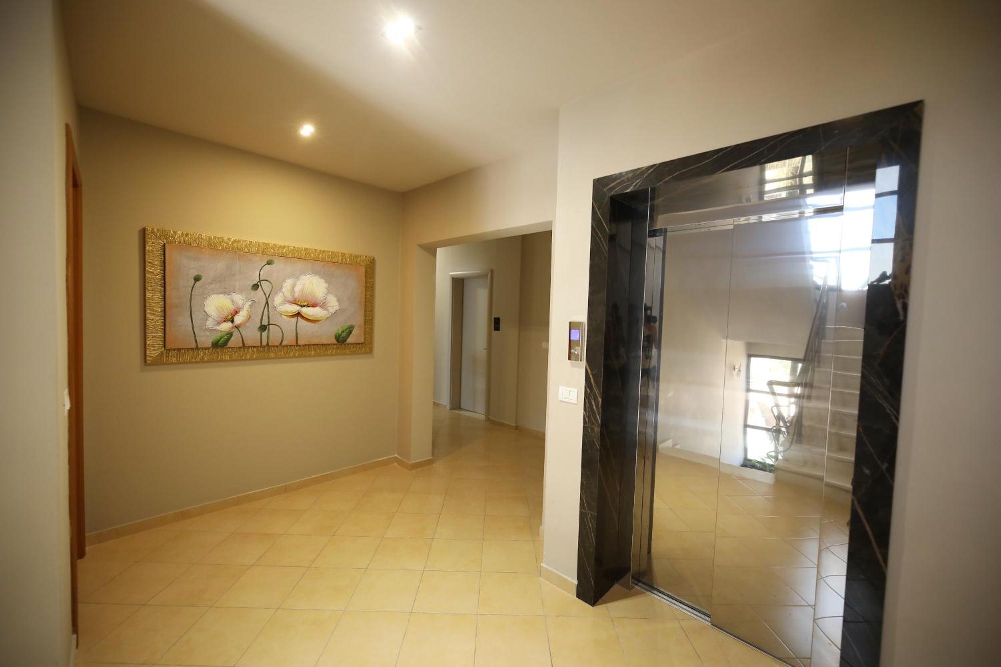 Hotel Erjuma Vlorë Екстериор снимка