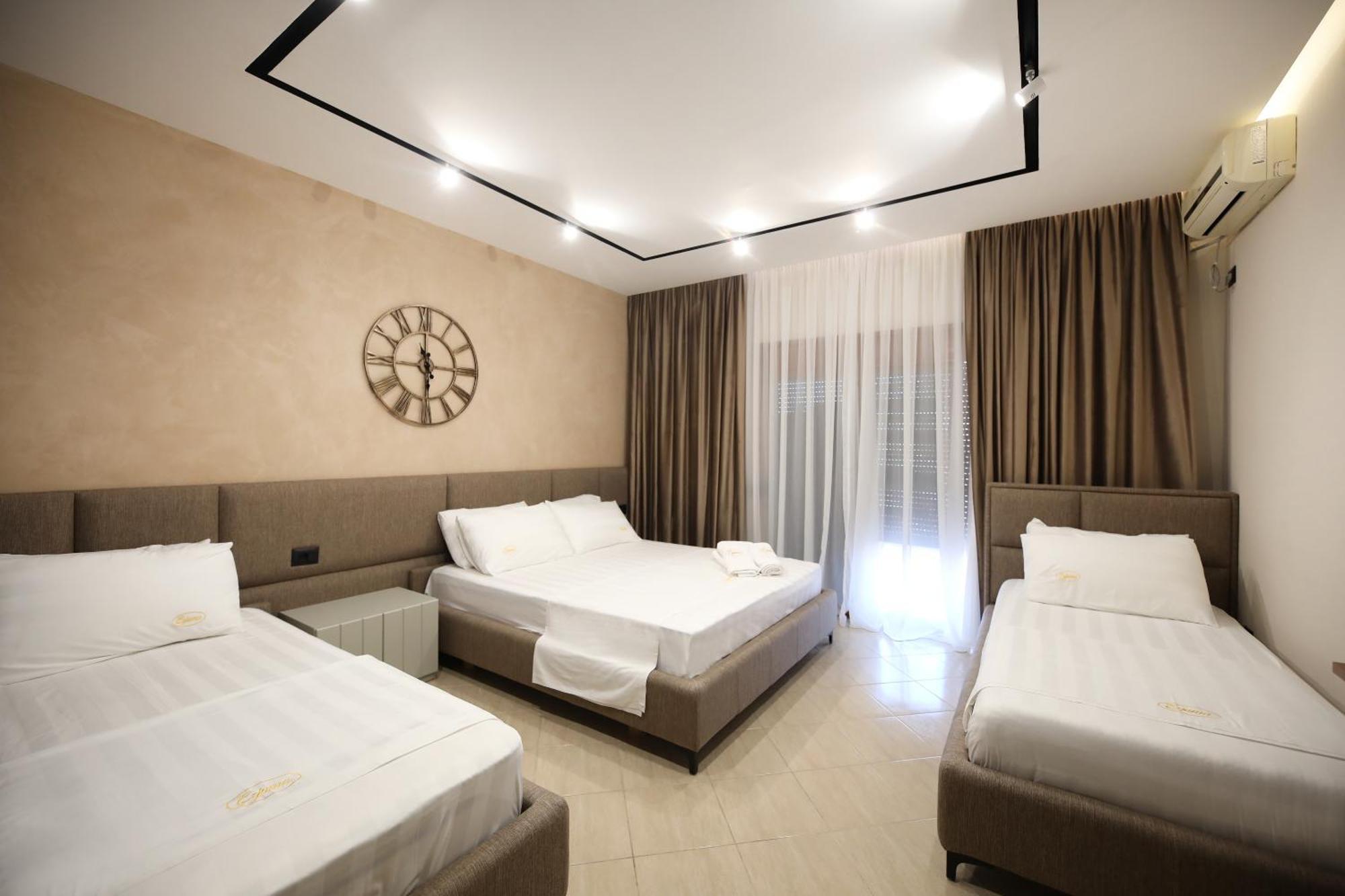 Hotel Erjuma Vlorë Екстериор снимка