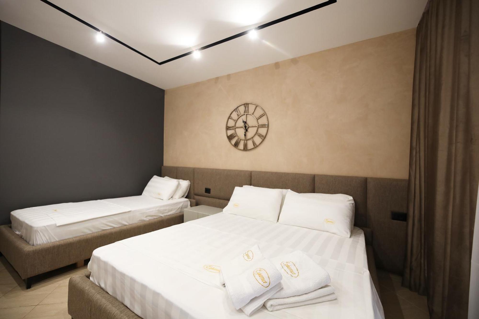 Hotel Erjuma Vlorë Екстериор снимка