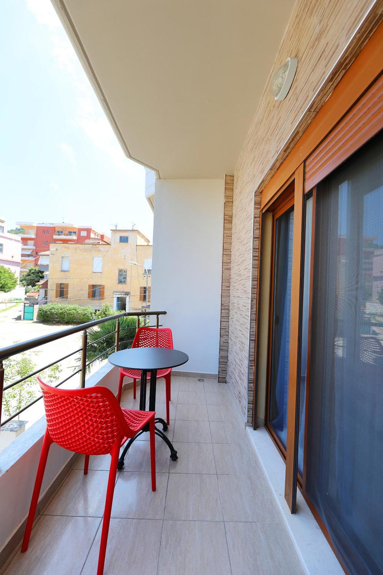 Hotel Erjuma Vlorë Екстериор снимка