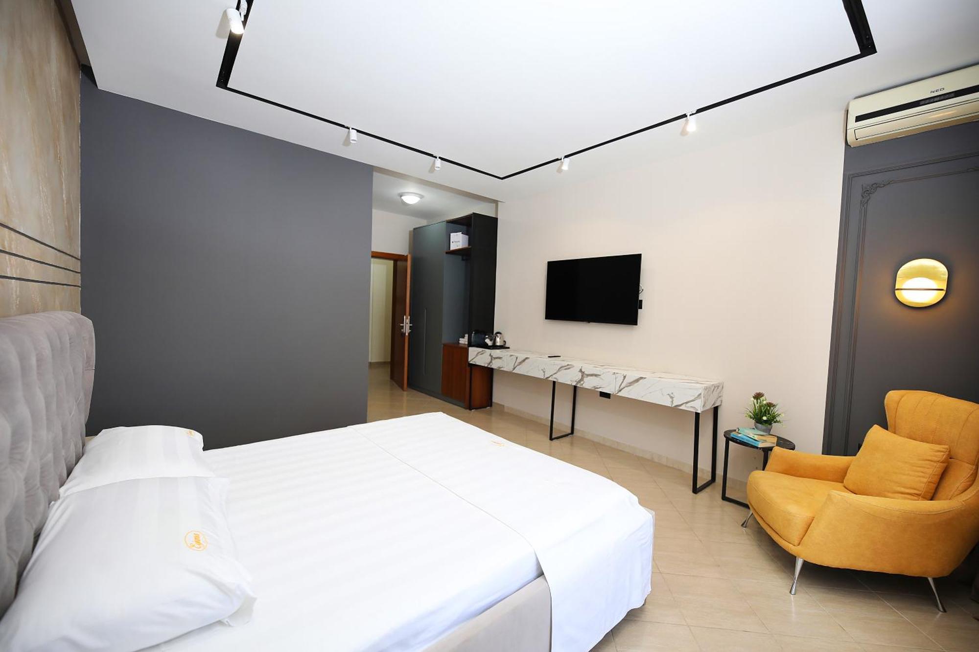 Hotel Erjuma Vlorë Екстериор снимка